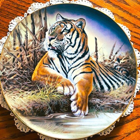 "Tamar" Collector Plate by Douglas Van Dowd - Vintage, EUC - Picture 4 of 9